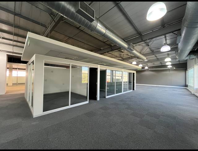 3,000M² OFFICE TO LET IN PAARDEN EILAND